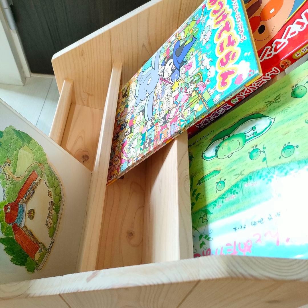 【ハンドメイド知育家具】モンテッソーリ式 絵本／天然ひのき材使用／出産祝いにも