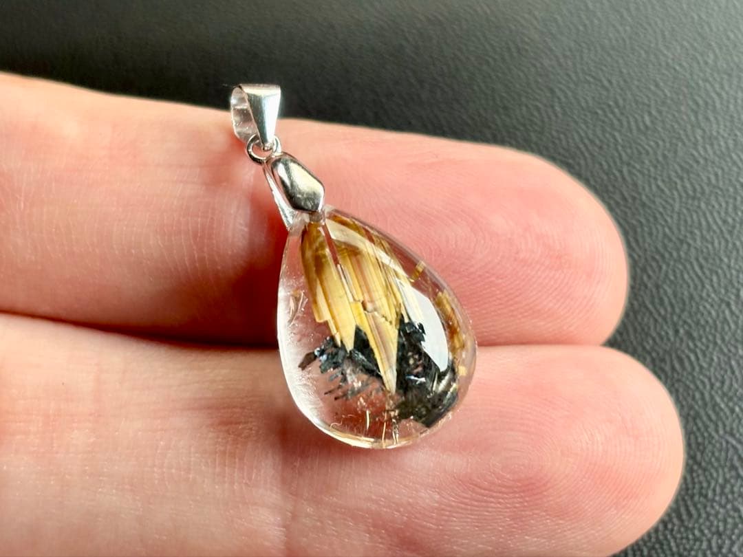 ご成約済　宝石クオリティ　天然石の王者　スターバーストタイチンルチルキャッツアイ