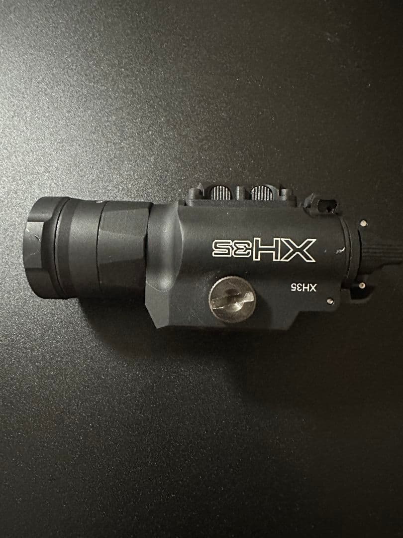 SOTAC GEAR製 XH-35 ウェポンライト レプリカ