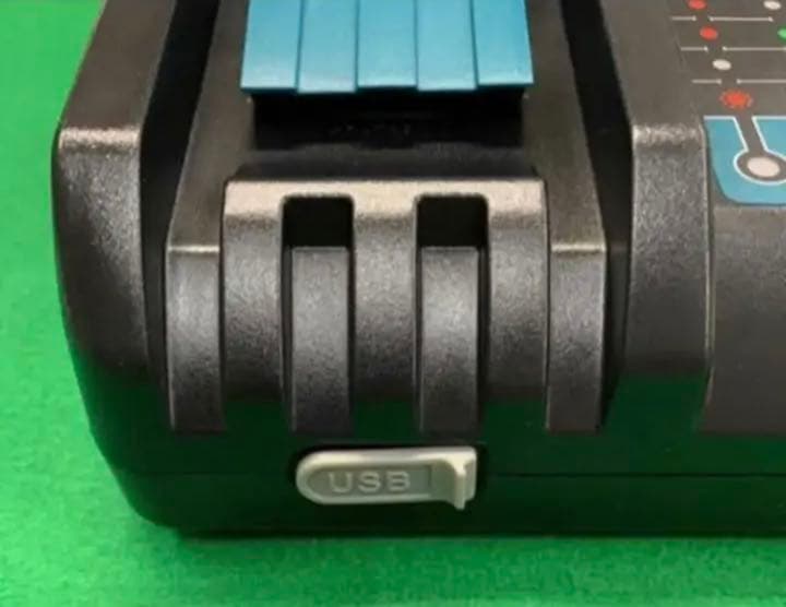マキタ 急速充電器 DC18RFケースセット