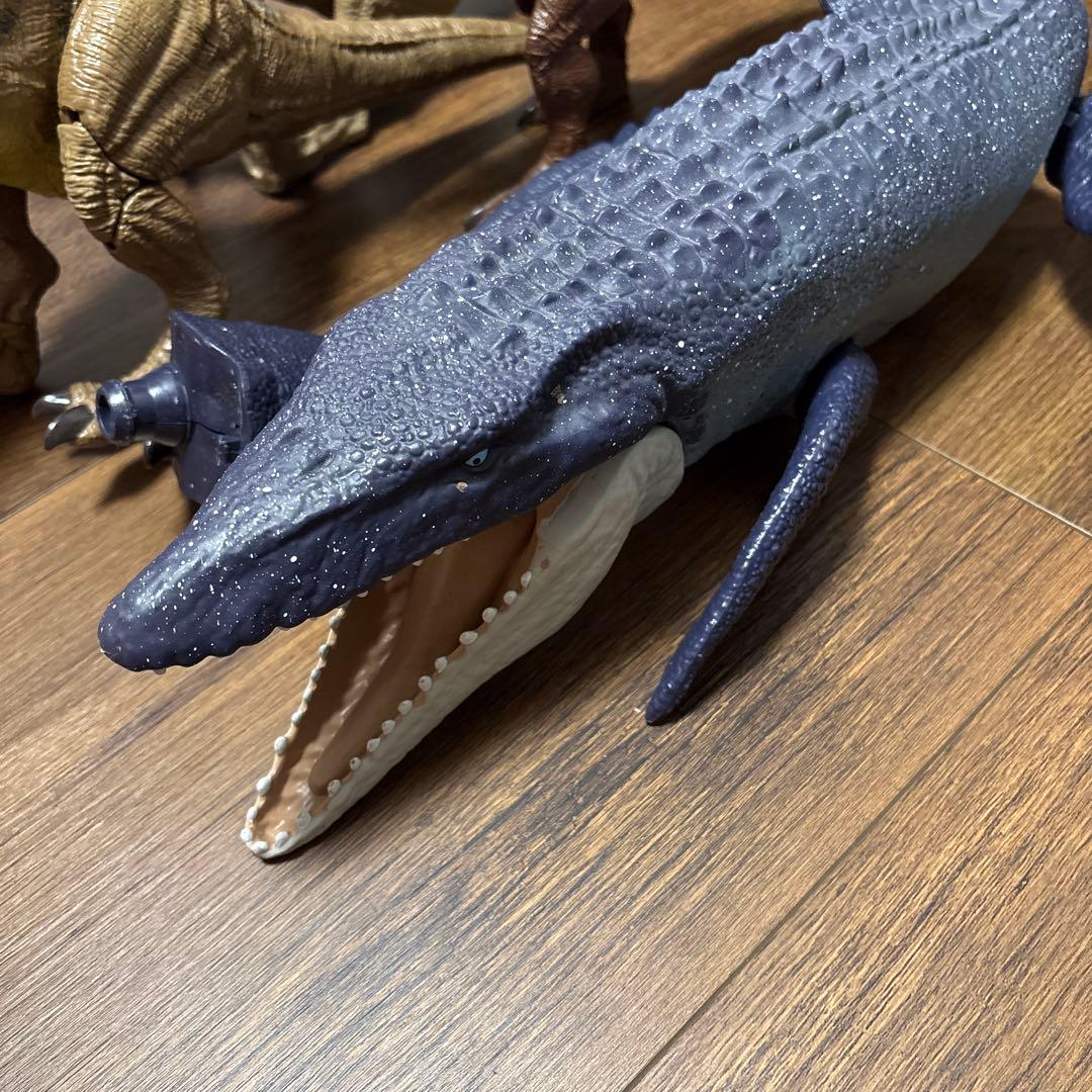 マテル　ジュラシックワールド　モササウルス　スピノサウルス