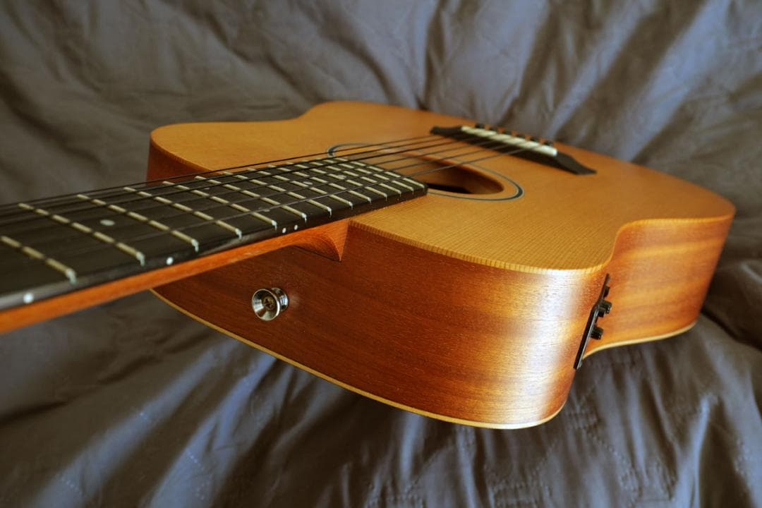 Baby Taylor BT1e ES-B ナイロン弦仕様