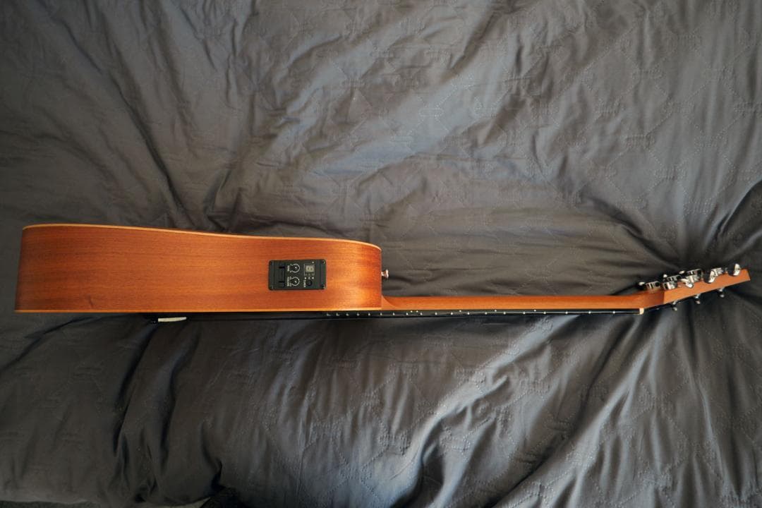 Baby Taylor BT1e ES-B ナイロン弦仕様