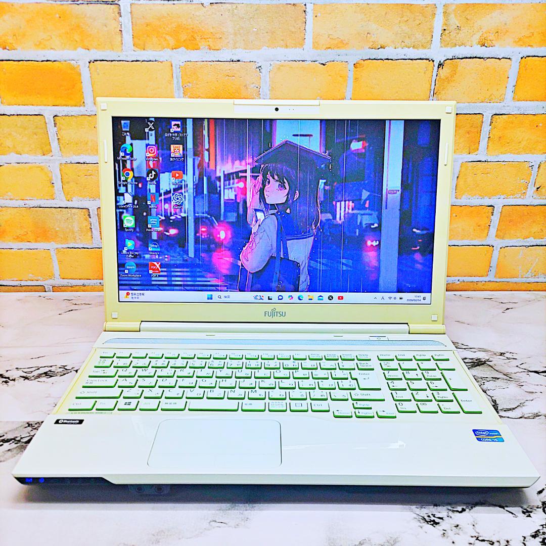 お手頃価格ノートパソコン❤️爆速SSD☘️Blu-ray・メモリ８G❣️i5搭載