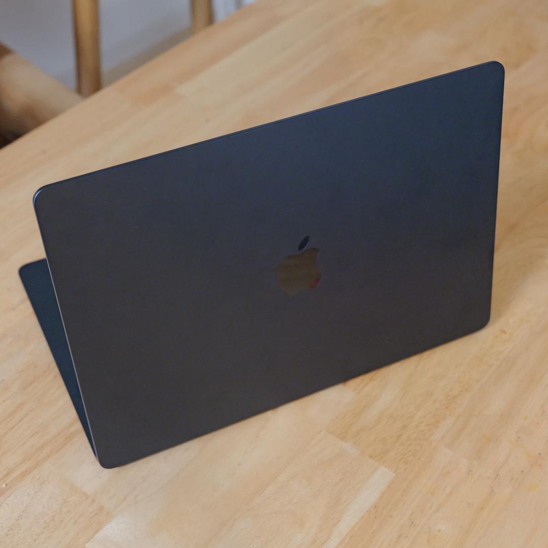 MacBook Air 15インチ M2 8GB 256GB ミッドナイト