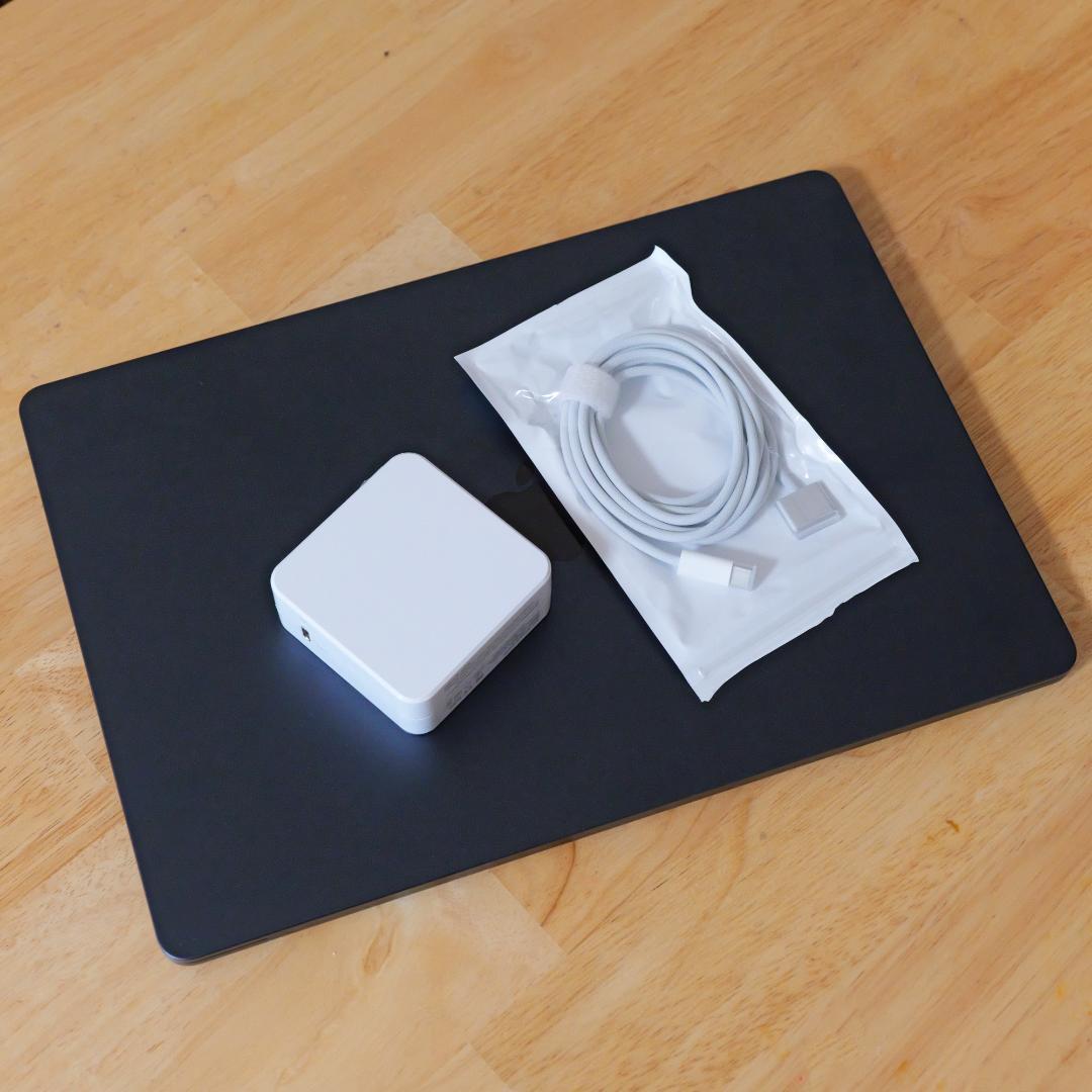 MacBook Air 15インチ M2 8GB 256GB ミッドナイト