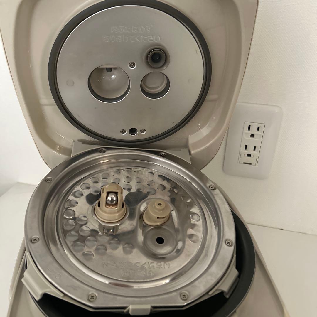 圧力IH炊飯器 NP-HH10 シルバー。象印5号炊き