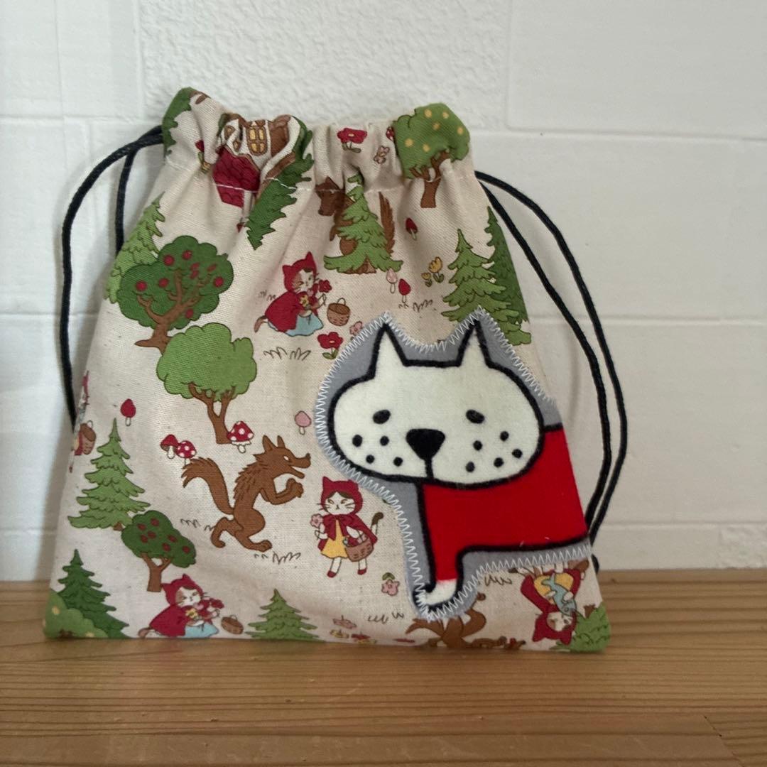 感謝価格　 巾着　猫柄　ハンドメイド　小物入れ　おやつ入れ　サニタリー入れ