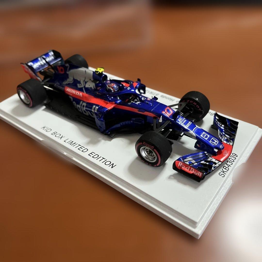 トロ・ロッソ STR13 ミニカー