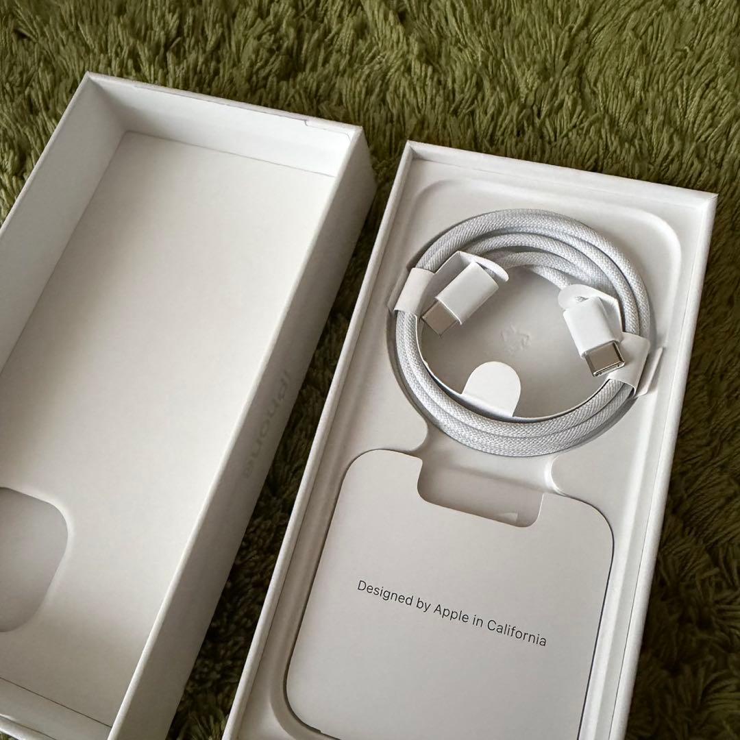【美品】iPhone 15 256GB グリーン SIMフリー
