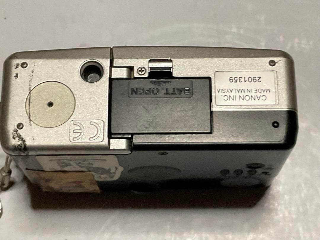 キヤノン・IXY210。電池／CR2【作動不確認　現状品　外部　多少の傷あり】。
