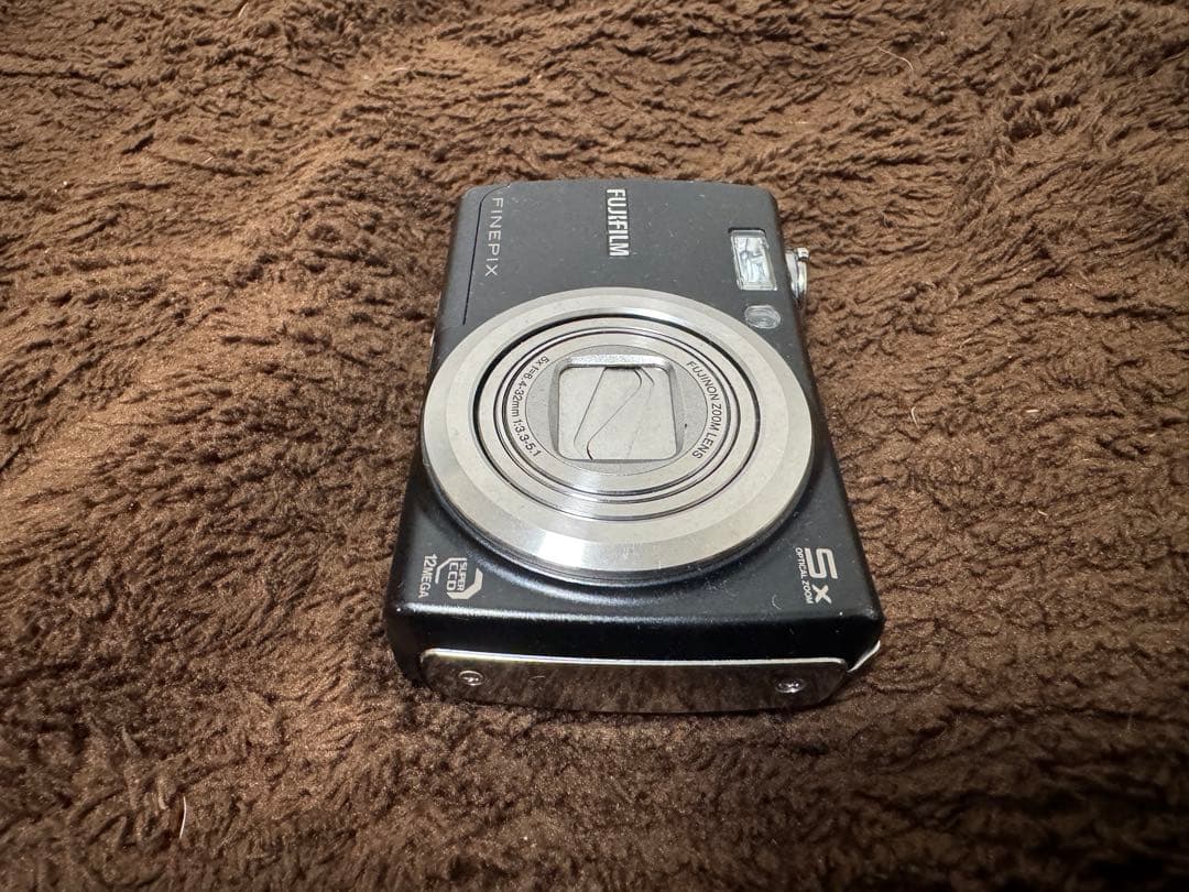 FUJIFILM FINEPIX F100fdコンパクトデジタルカメラ