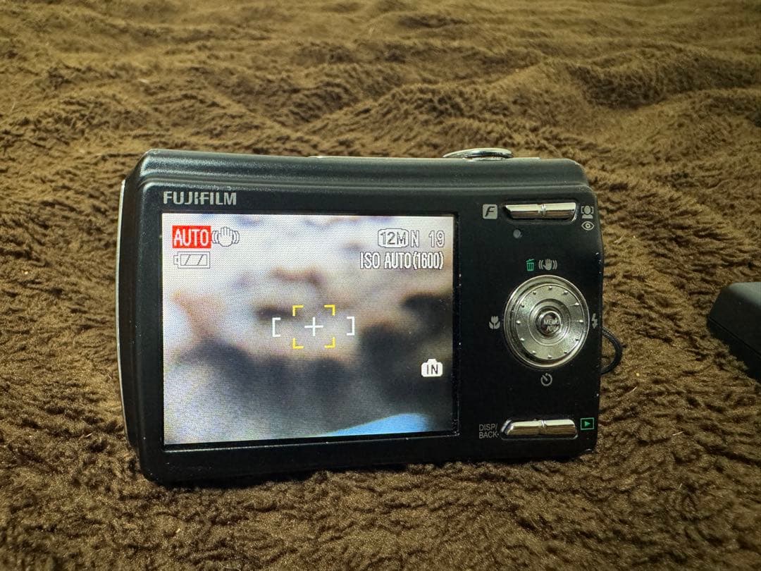 FUJIFILM FINEPIX F100fdコンパクトデジタルカメラ