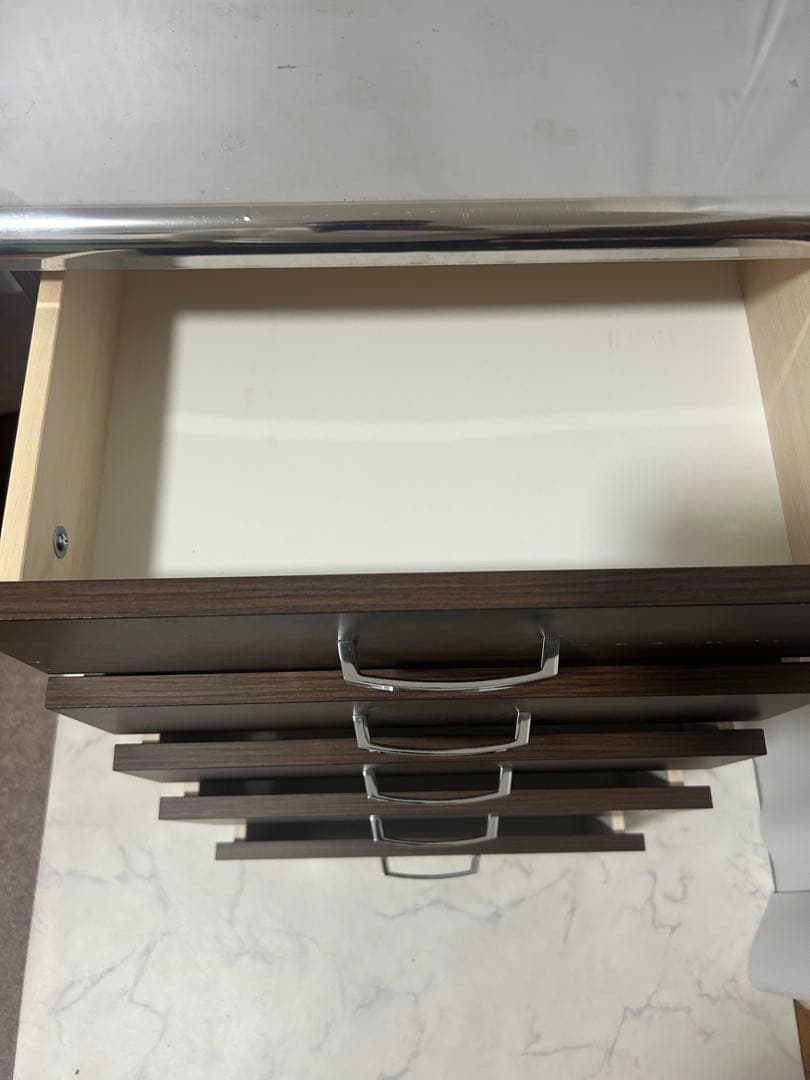 キャスター付きワゴン おおよそ幅45㌢✖︎奥行45㌢✖︎高さ85㌢