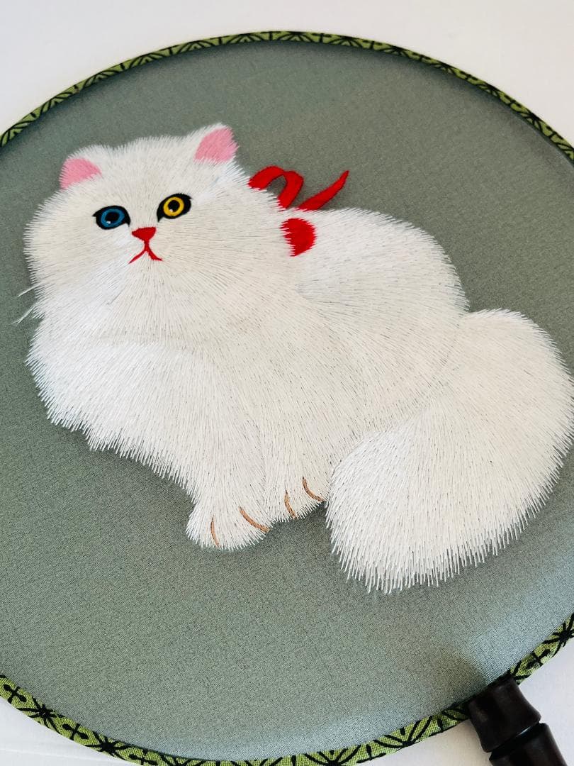猫 中国四大伝統両面刺繍 シルク中国蘇州伝統工芸品 手工芸品 高級うちわ扇子団扇