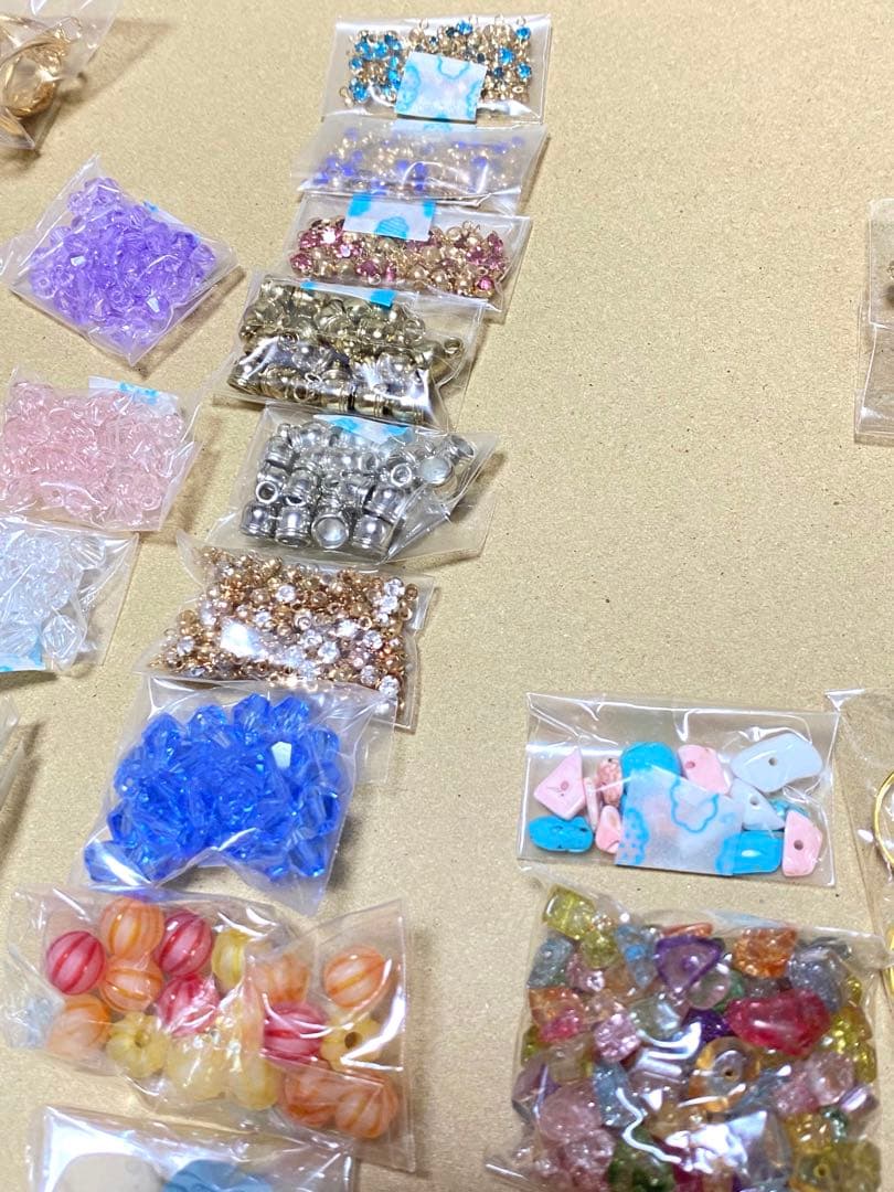 ハンドメイド資材　ピアスパーツ他　大量