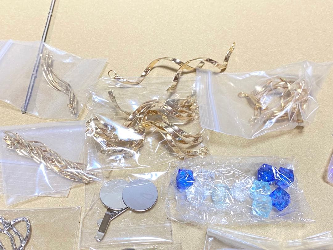 ハンドメイド資材　ピアスパーツ他　大量