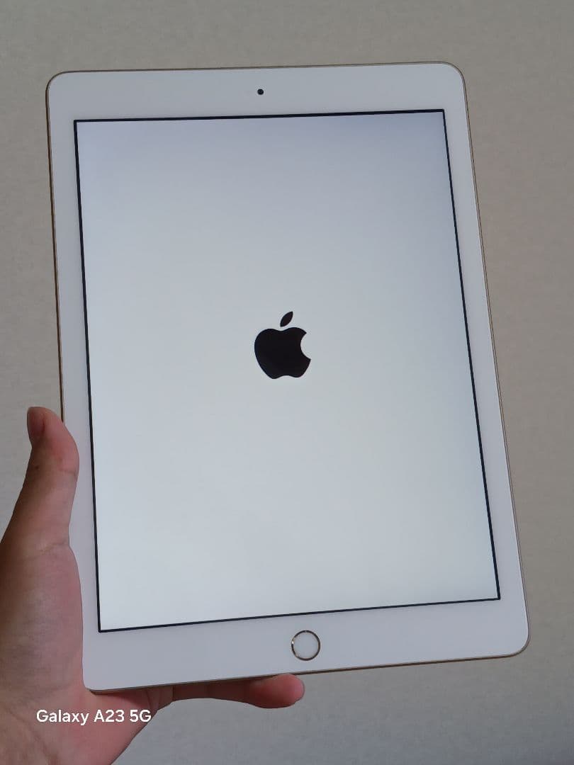 iPad本体 iPad (5th generation) Gold 32GB