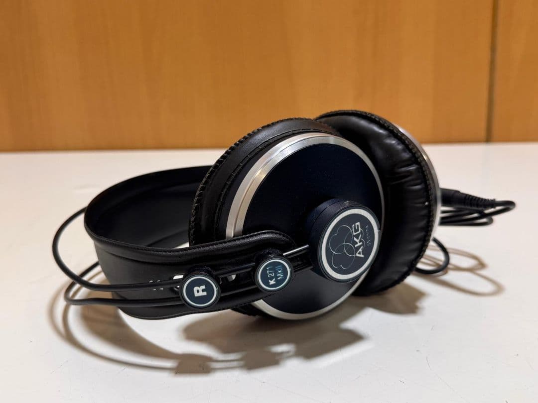 AKG オーバーイヤーヘッドフォン ブラック MKii 271