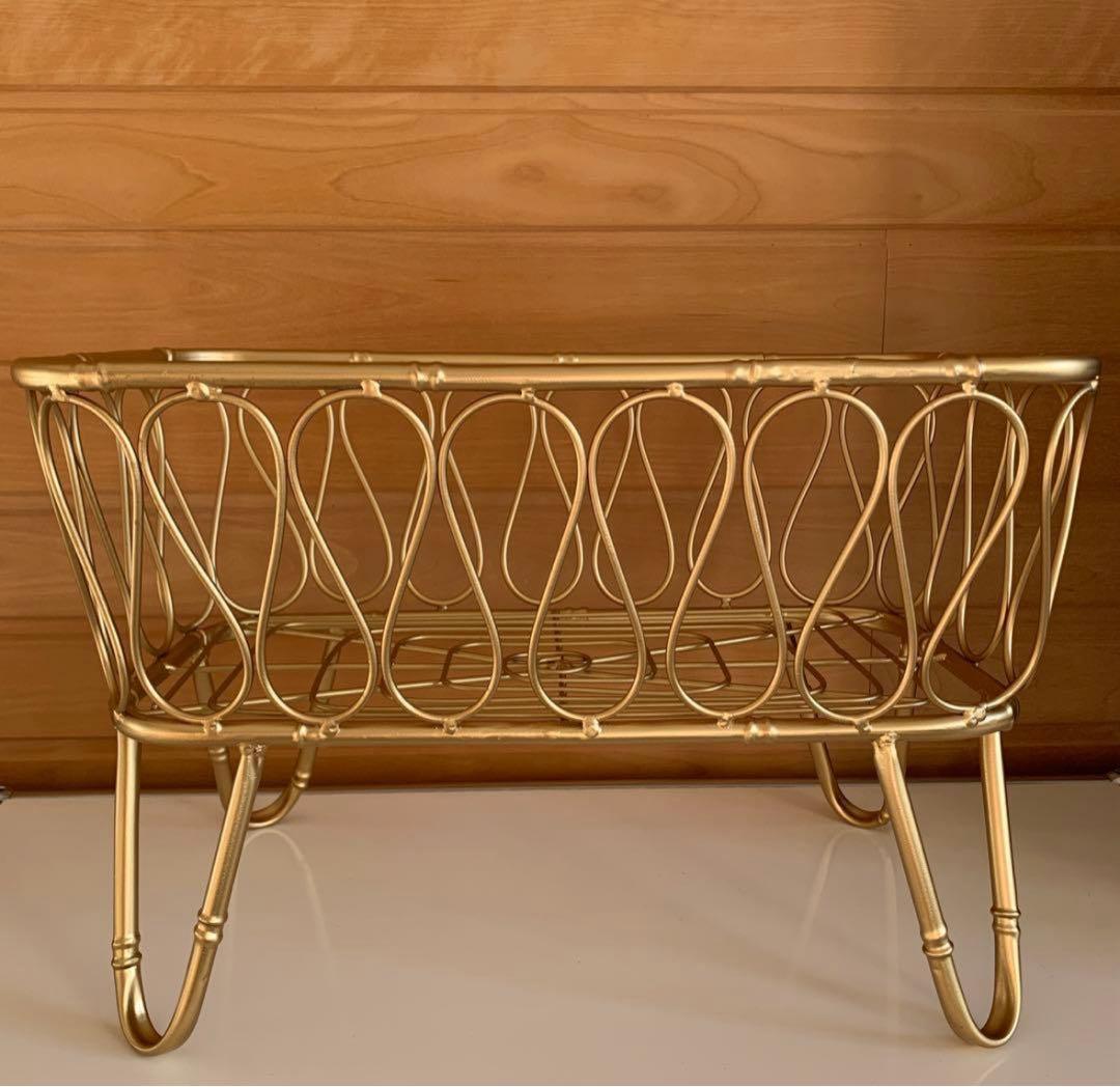 ゴールド金属製バスケット