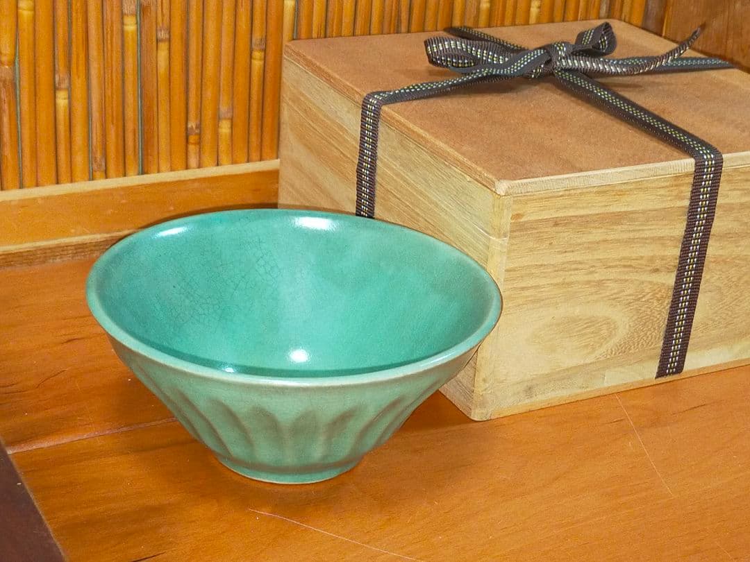 ♥茶碗　緑釉　無銘　桐箱付き　茶道具　骨董　古玩