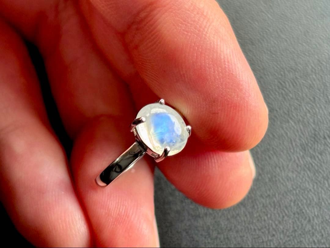 究極品質　月の女神が創造した愛の守護石　ロイヤルシャインブルームーンストーン