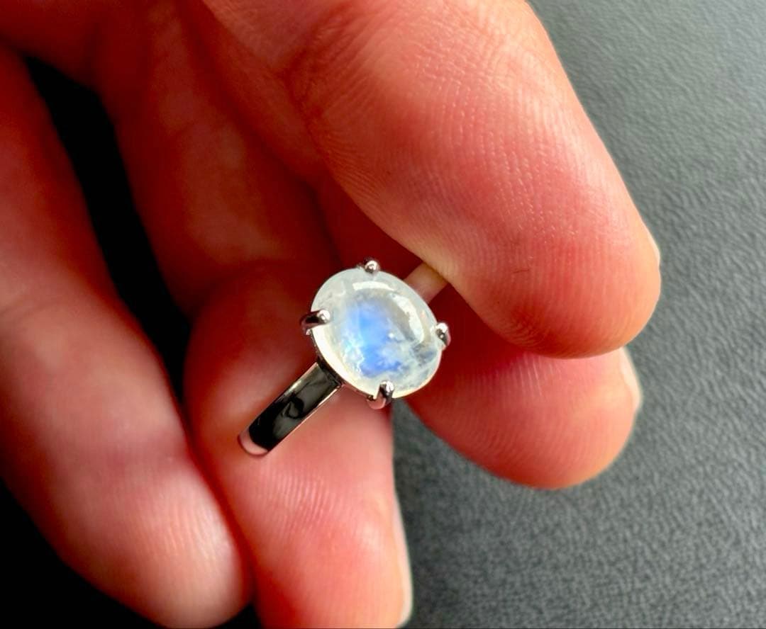 究極品質　月の女神が創造した愛の守護石　ロイヤルシャインブルームーンストーン