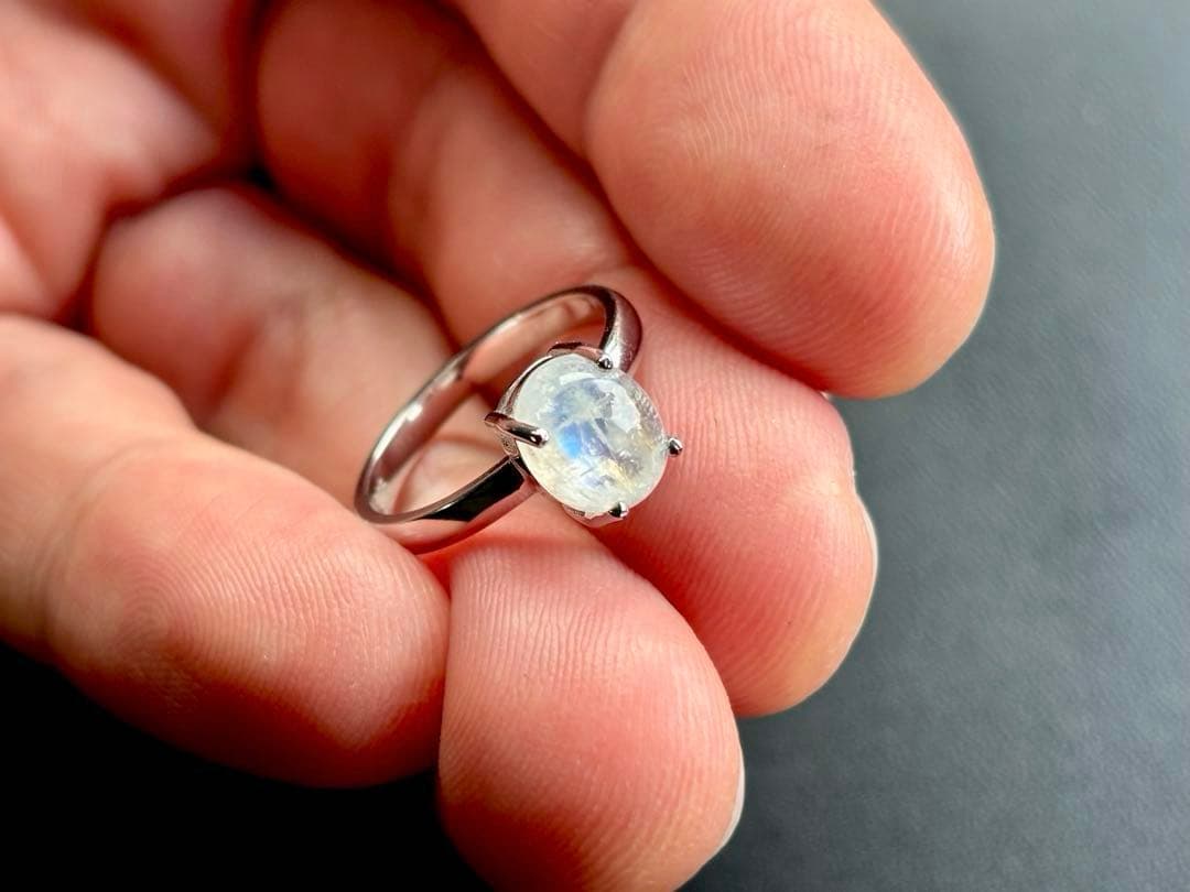 究極品質　月の女神が創造した愛の守護石　ロイヤルシャインブルームーンストーン