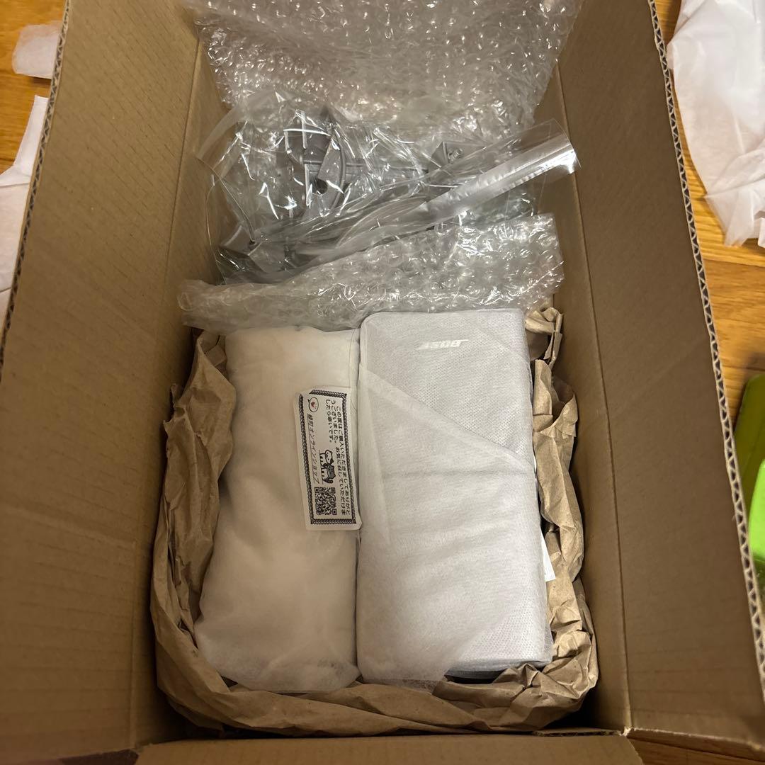 BOSE ダブルキューブ型 サテライト スピーカー ペア　白　天吊り金具つき