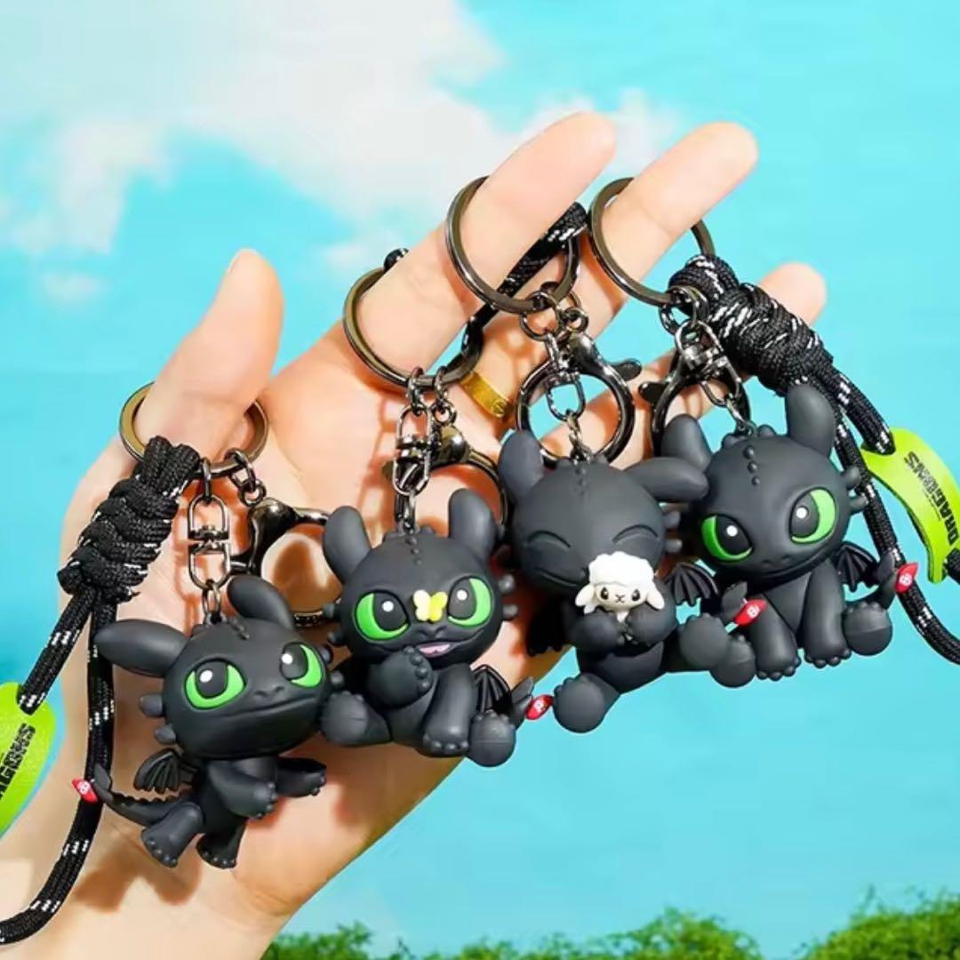 4個セット❣️ヒックとドラゴン ナイトフューリー トゥース キーホルダー