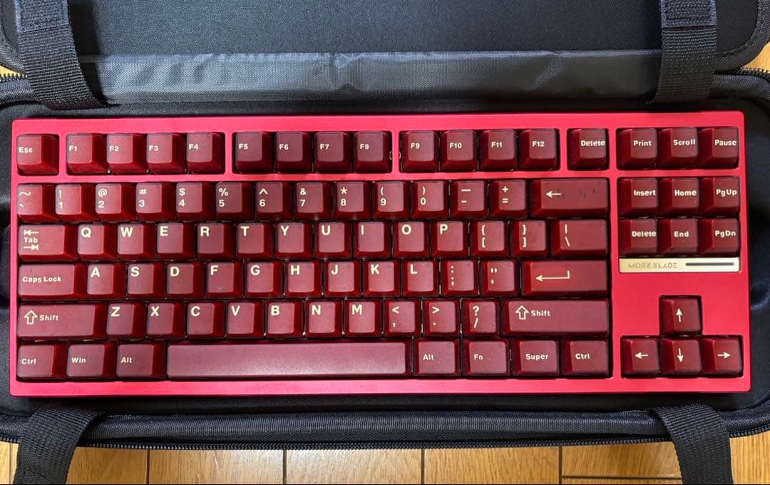 キーボード MORKBLADE BOLD TKL HE SCARLET / SANDGOLD