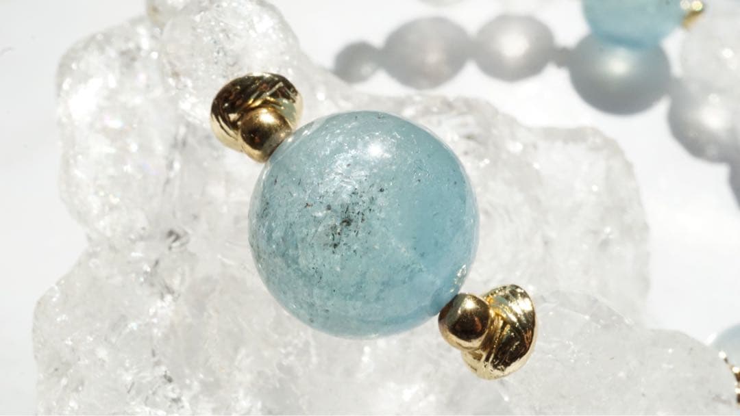 シラーと虹が美しい！高品質バイカラーアクアマリンと天然虹　ドゥモルチェライト