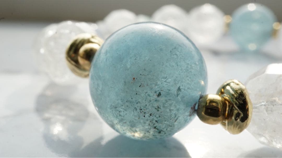 シラーと虹が美しい！高品質バイカラーアクアマリンと天然虹　ドゥモルチェライト