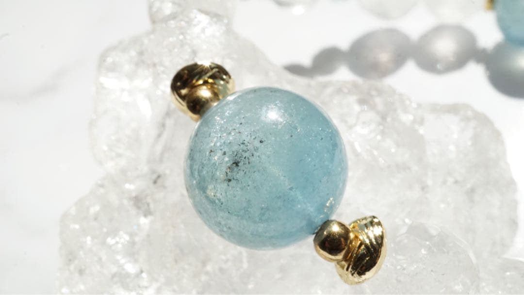 シラーと虹が美しい！高品質バイカラーアクアマリンと天然虹　ドゥモルチェライト