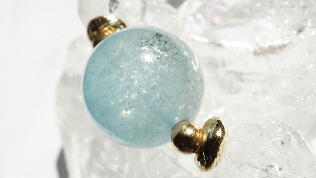 シラーと虹が美しい！高品質バイカラーアクアマリンと天然虹　ドゥモルチェライト