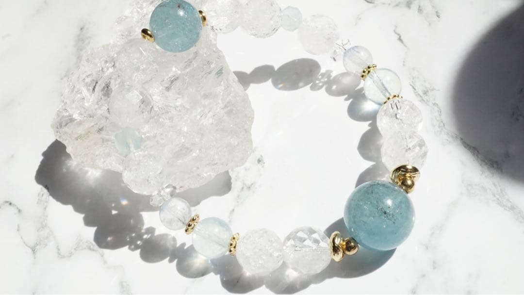 シラーと虹が美しい！高品質バイカラーアクアマリンと天然虹　ドゥモルチェライト