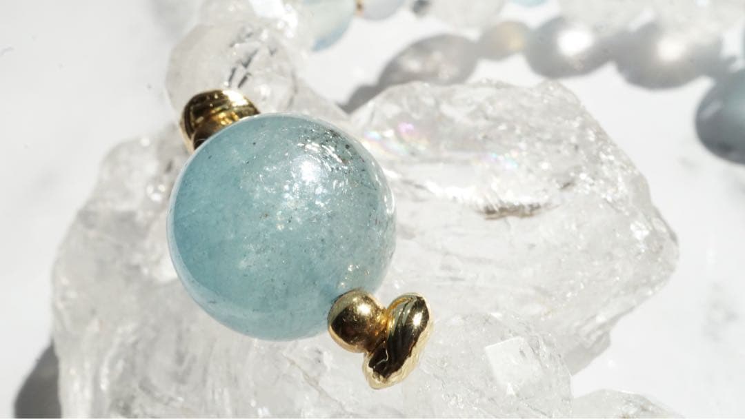 シラーと虹が美しい！高品質バイカラーアクアマリンと天然虹　ドゥモルチェライト