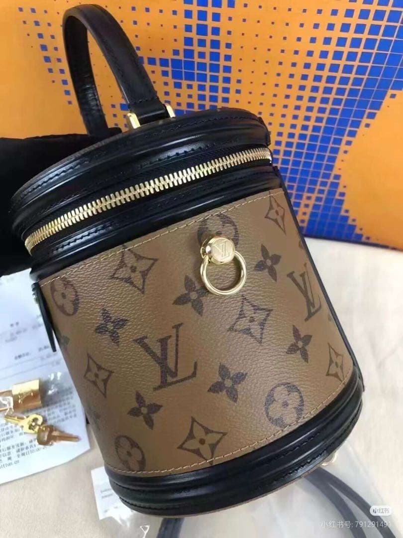 モノグラム円筒形バッグ