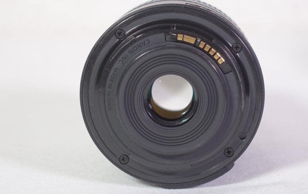 Canon EOS KISS X80 デジタル一眼レフ ジャンク品