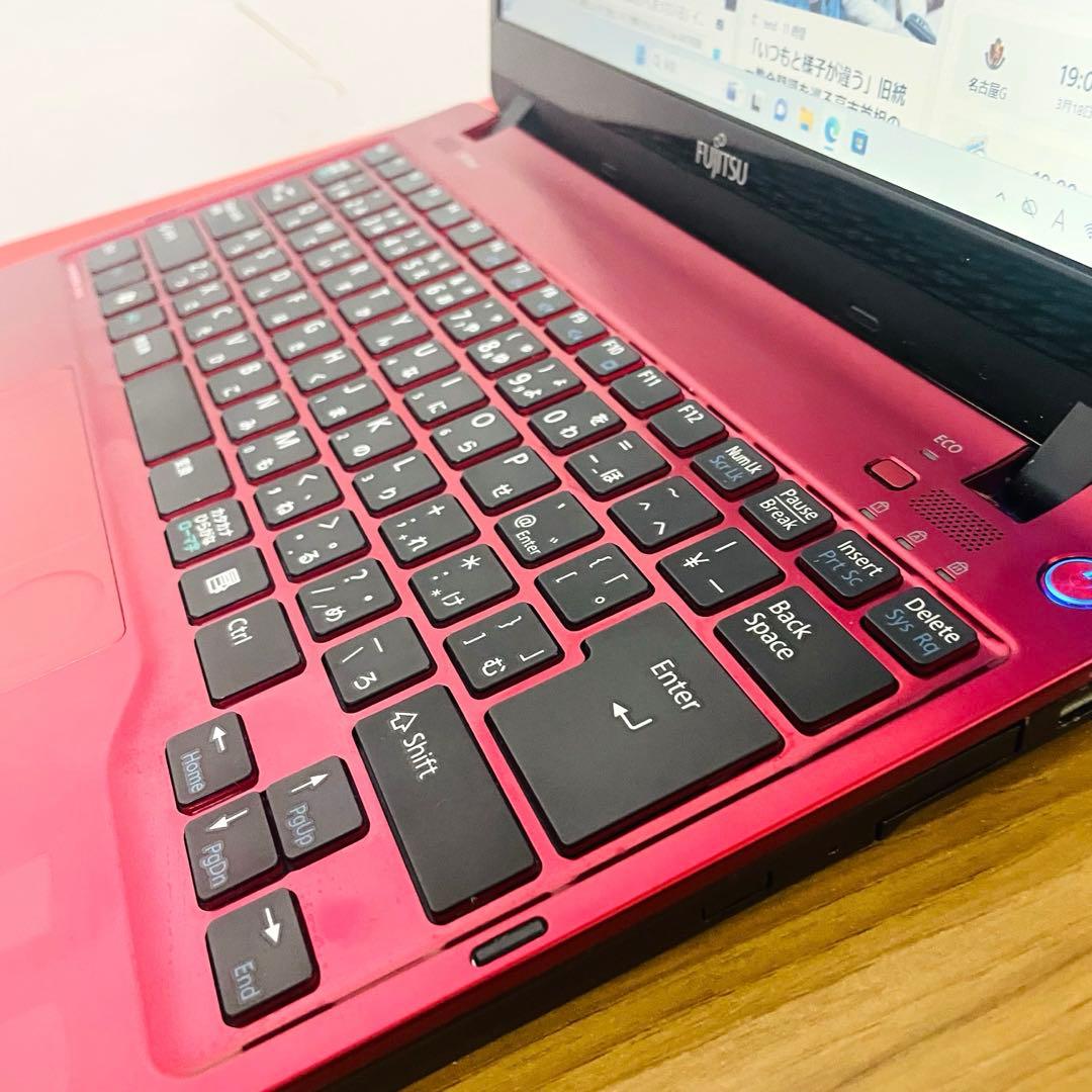 すぐ使える設定済み富士通SSD 256ギガメモリ8Gギガwin11オフィスカメラ