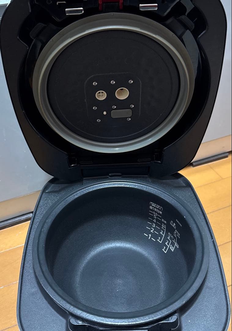 タイガー魔法瓶 JKX-V102(K) 炊飯器　2016年製　黒