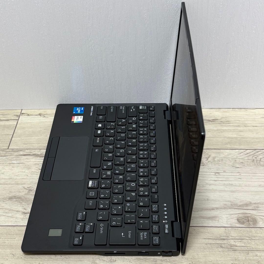LIFEBOOK/i5/8GB/13.3インチ/ノートパソコン/Office
