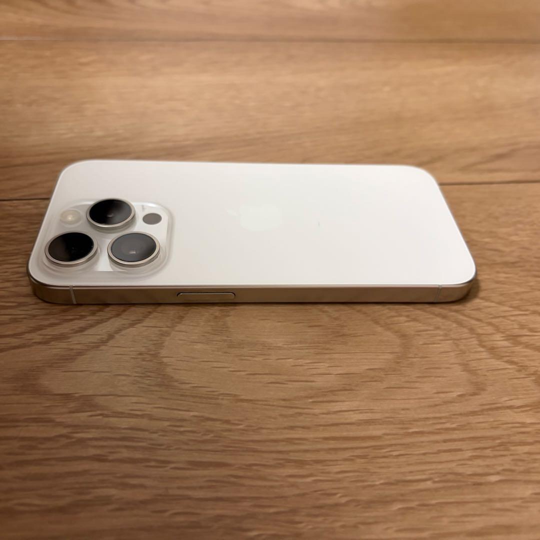 【美品・匿名配送】iPhone15pro 128GB SIMフリー ホワイト