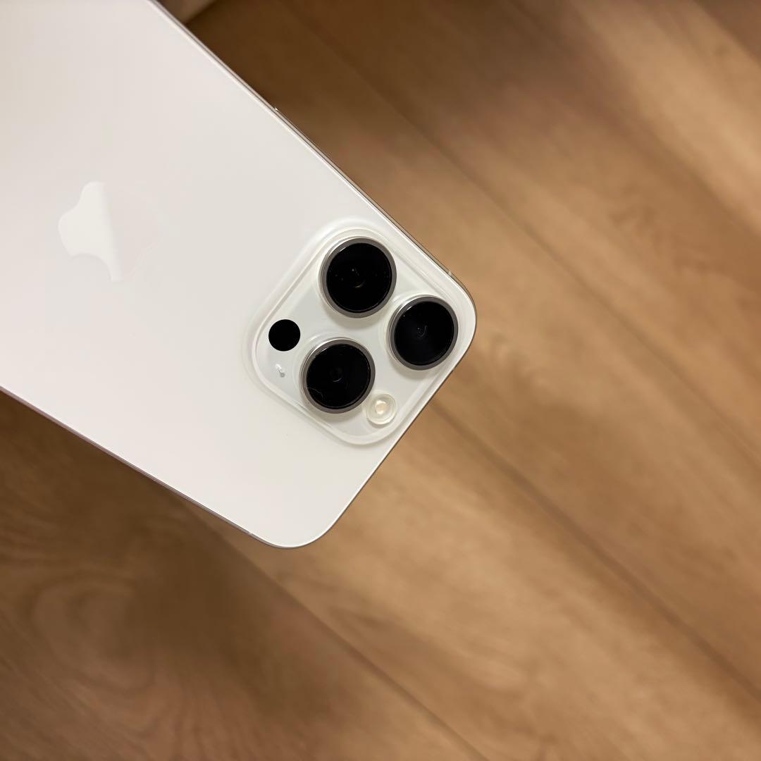 【美品・匿名配送】iPhone15pro 128GB SIMフリー ホワイト