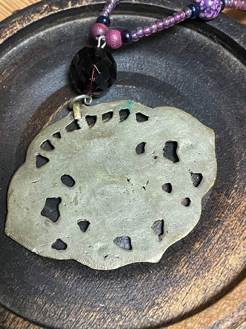 アジア　ペンダントネックレス　大ぶり