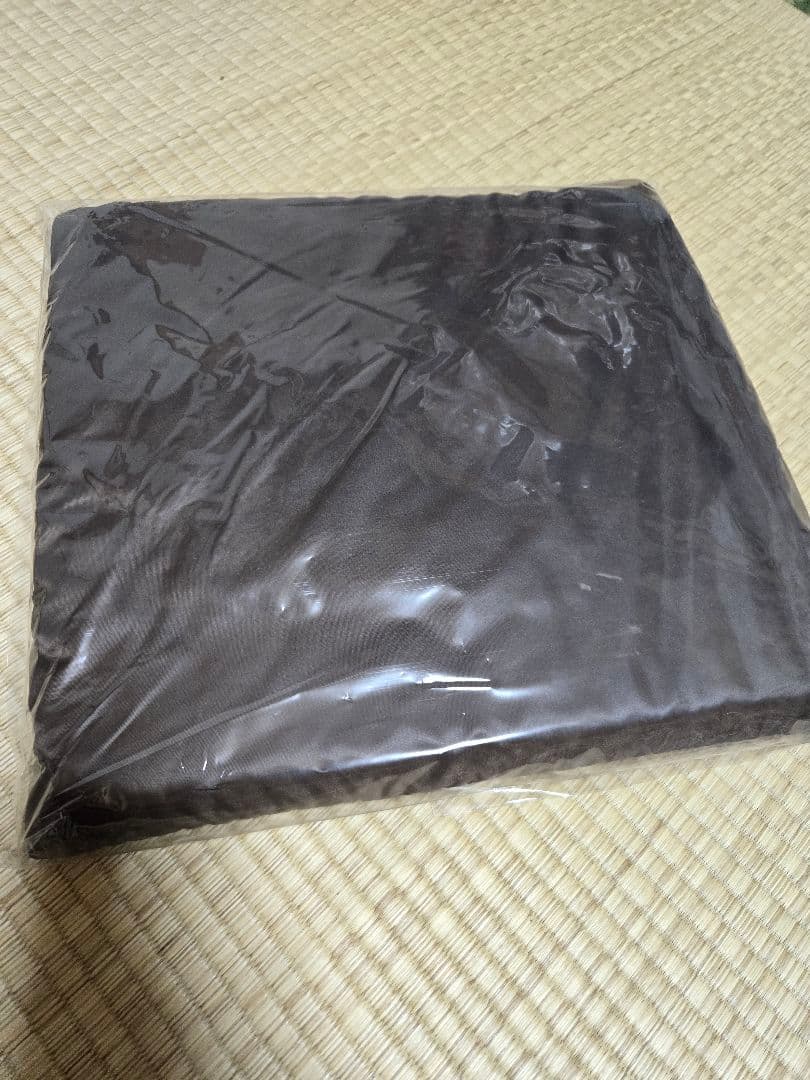 座ると・・・極