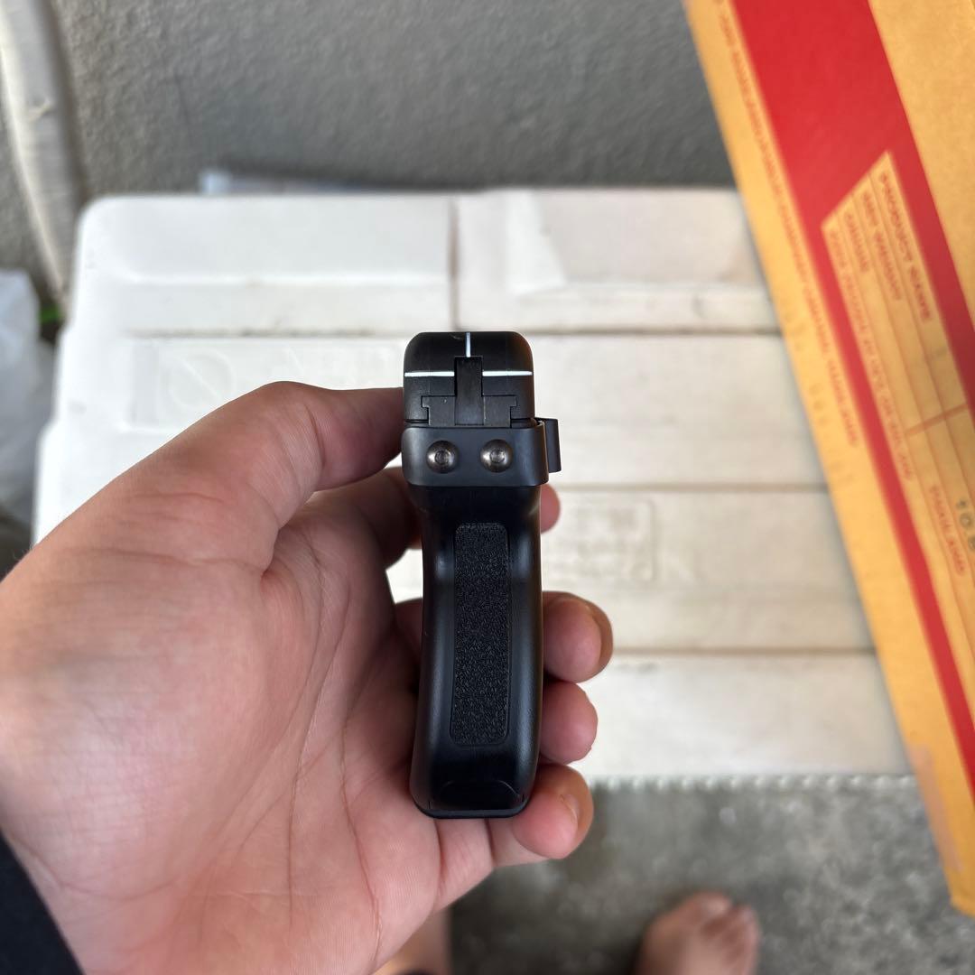 ガスガン（東京マルイ製、プラスチック製、対象年齢18才以上、ガスなし）(箱なし)