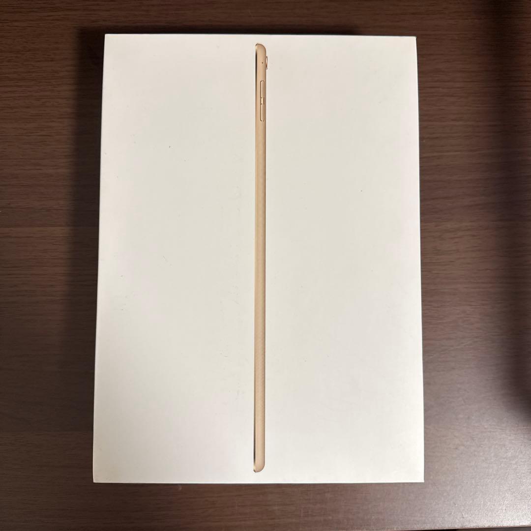 Apple iPad ゴールド 本体と箱付き、iPhone Se第2世代　2台