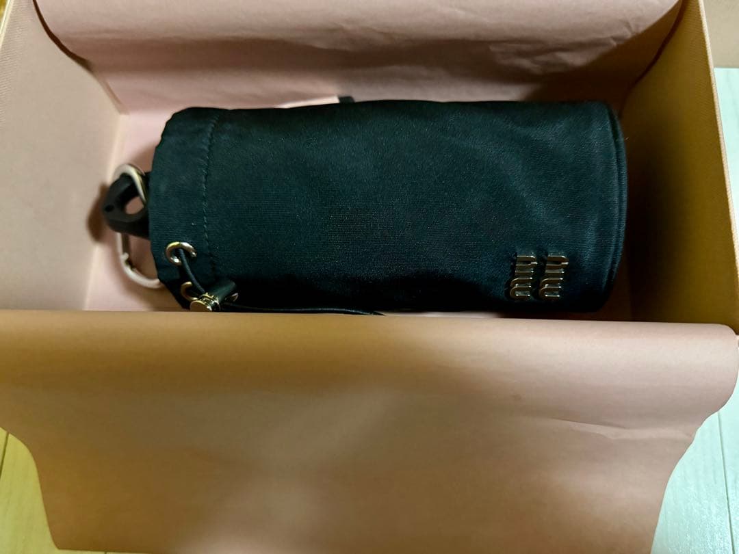 新品❣️miumiu❣️ステンレスボトル❣️水筒＋ケース　ブラック