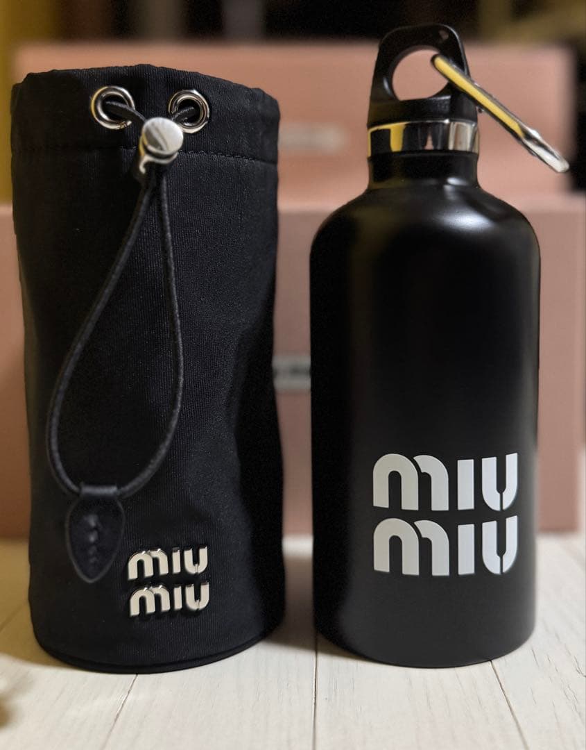 新品❣️miumiu❣️ステンレスボトル❣️水筒＋ケース　ブラック